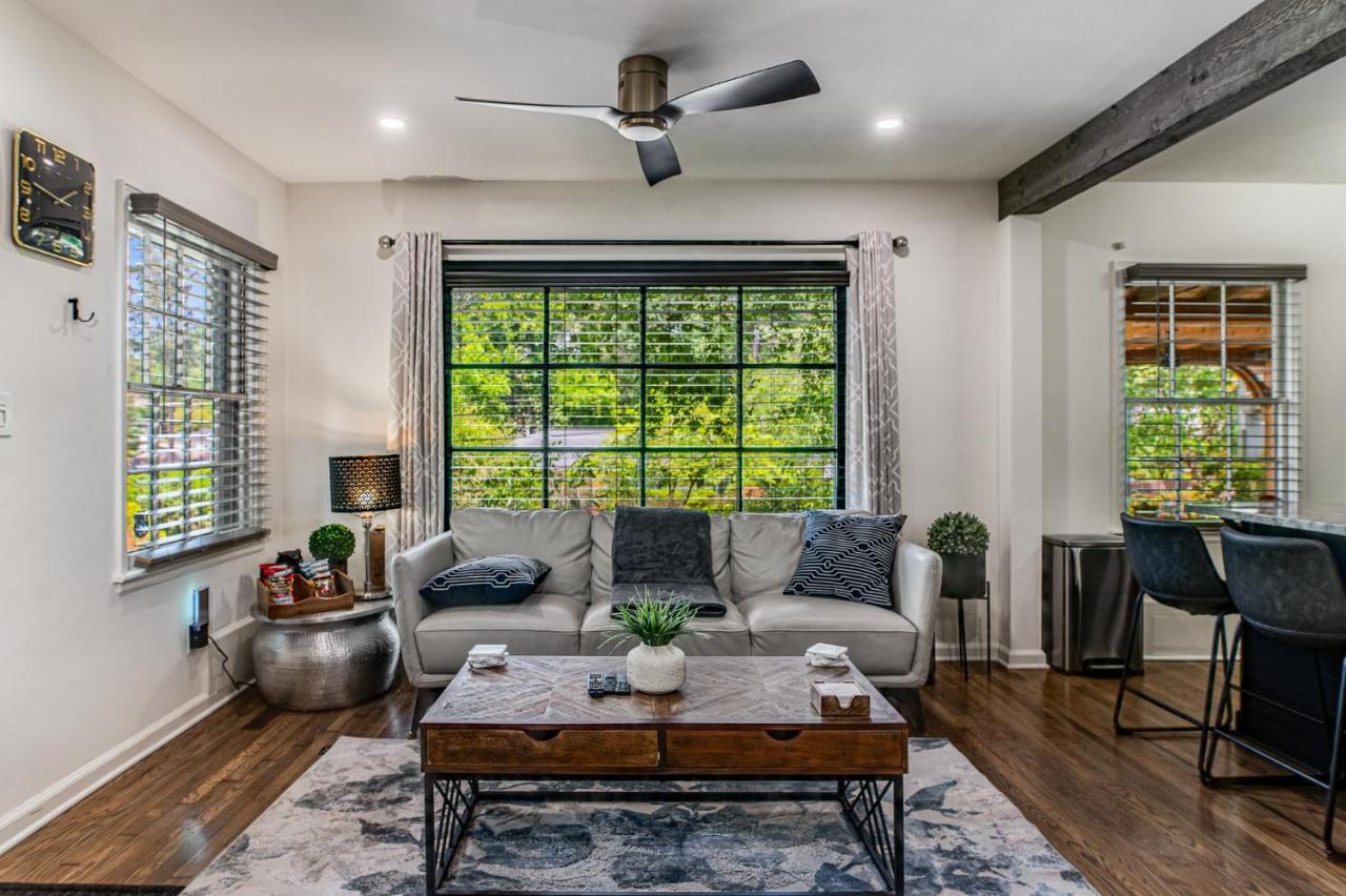 Holiday home Pine - Luxe Near Everything Hot Tub Patio Atlanta