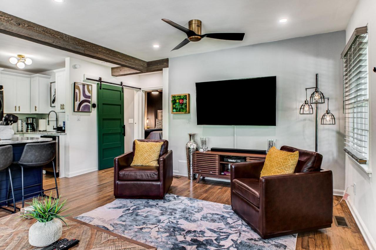 Holiday home Pine - Luxe Near Everything Hot Tub Patio *