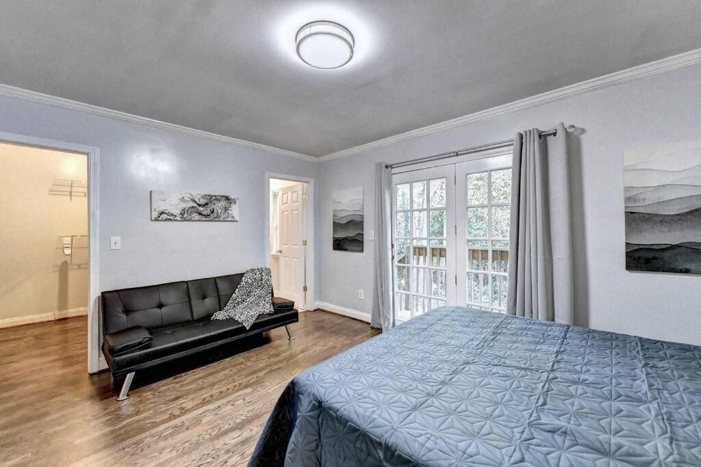 Centrally Located Lux - Sleeps 14 *