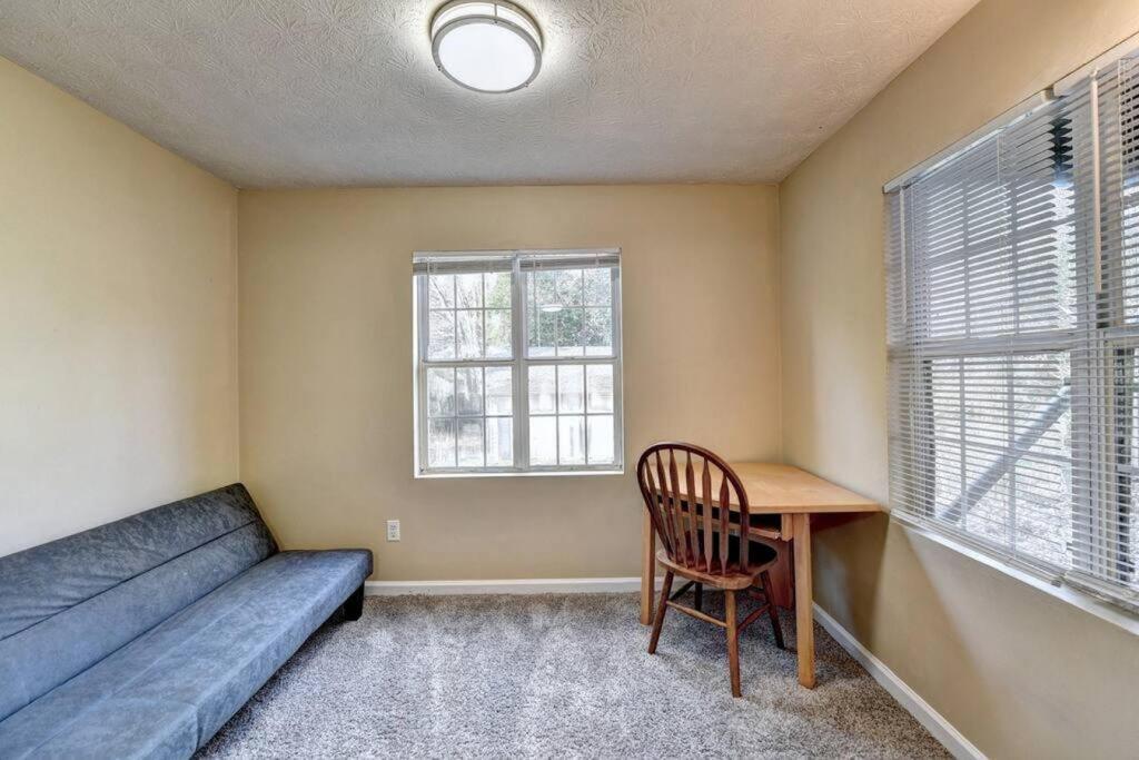 Gorgeous 5-bedroom In Midtown- Sleeps 15 Holiday home