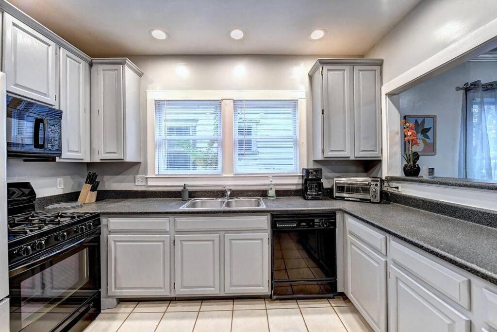 Centrally Located Lux - Sleeps 14 * Atlanta