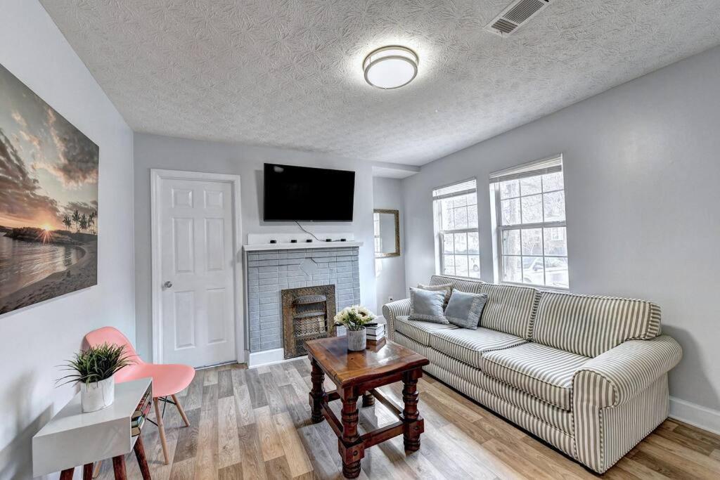 Holiday home Gorgeous 5-bedroom In Midtown- Sleeps 15