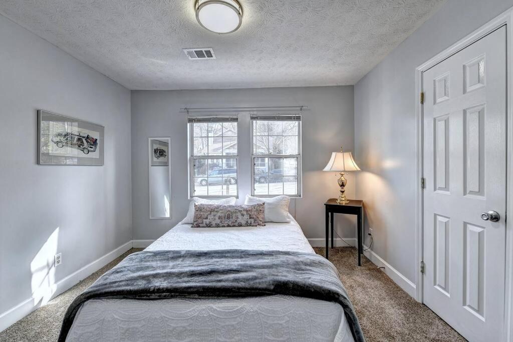 Gorgeous 5-bedroom In Midtown- Sleeps 15
