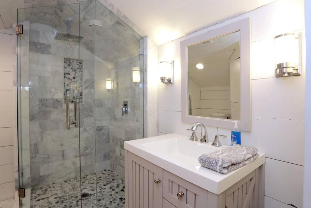 Gem In Midtown 4bedroom Home-11