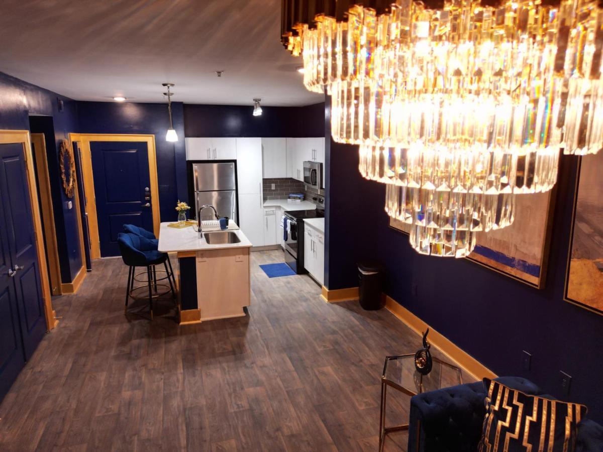 Apartment Live Like Royalty In Buckhead