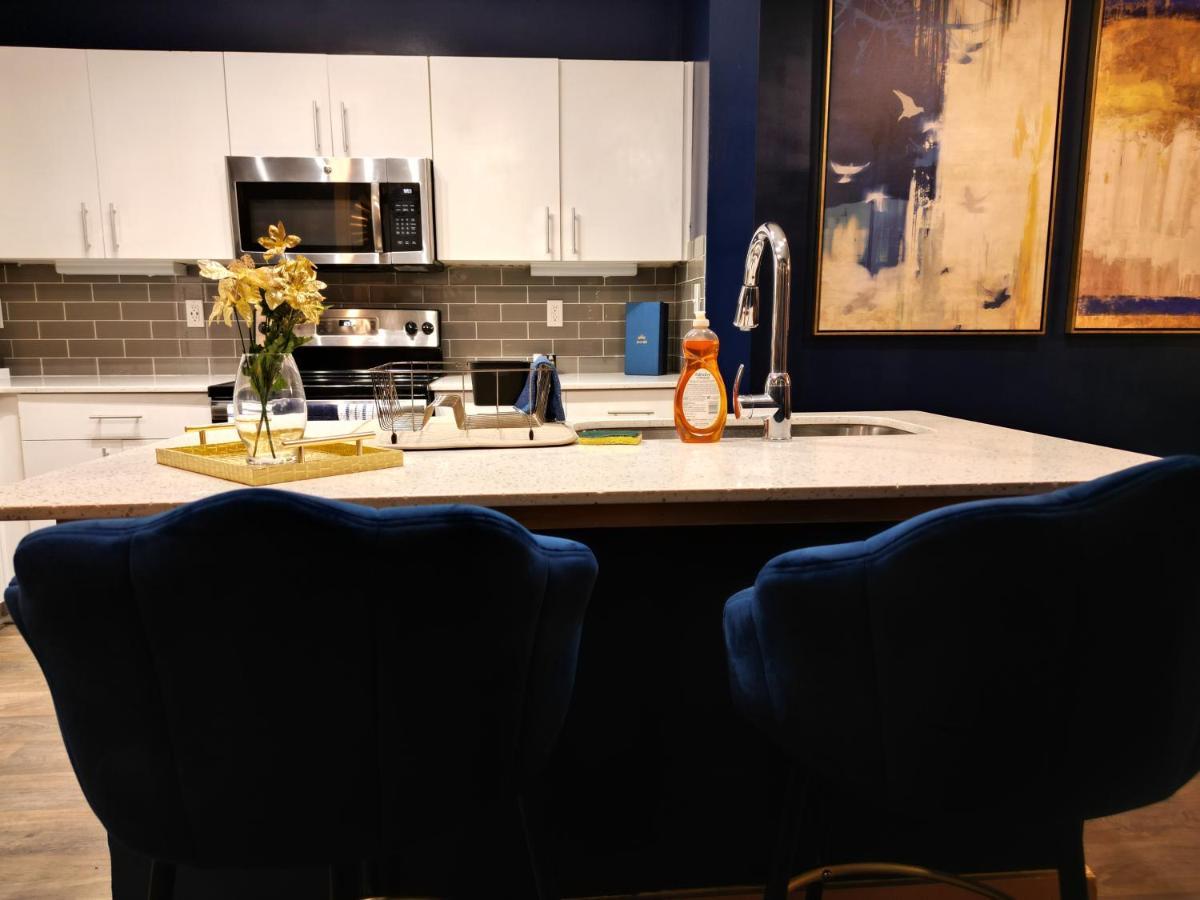 Live Like Royalty In Buckhead Apartment