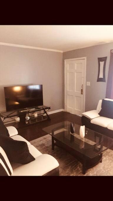 9 Mins Tyler Perry Studios, Downtown & Atl Airport Holiday home *