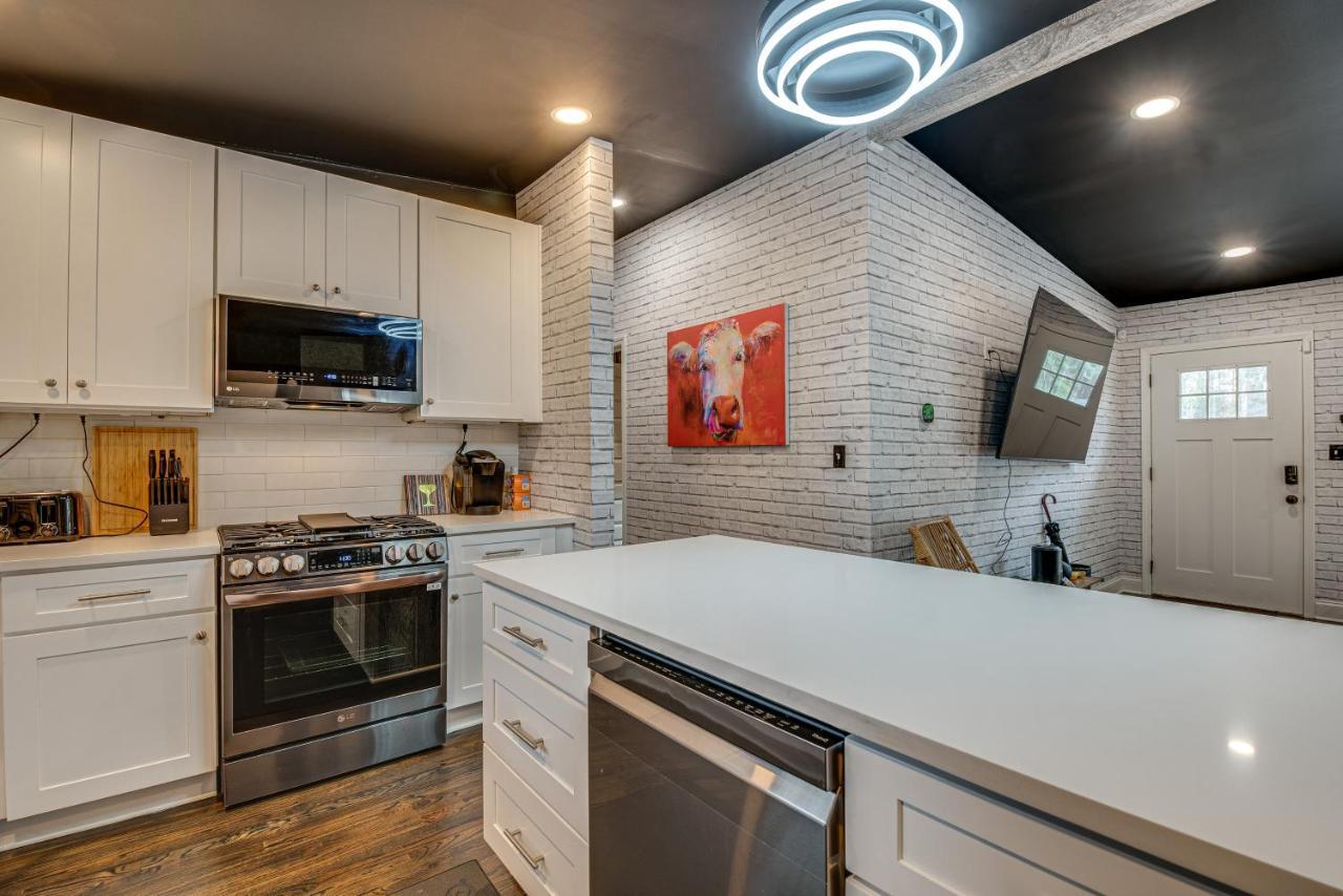 Modern Retreat Private Hot Tub And Yard! Atlanta
