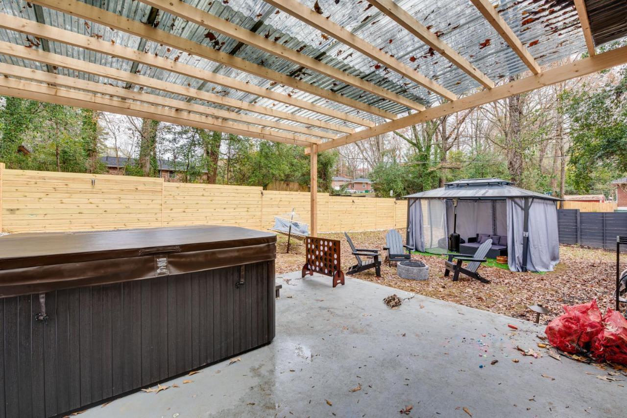 Holiday home Modern Retreat Private Hot Tub And Yard! Atlanta