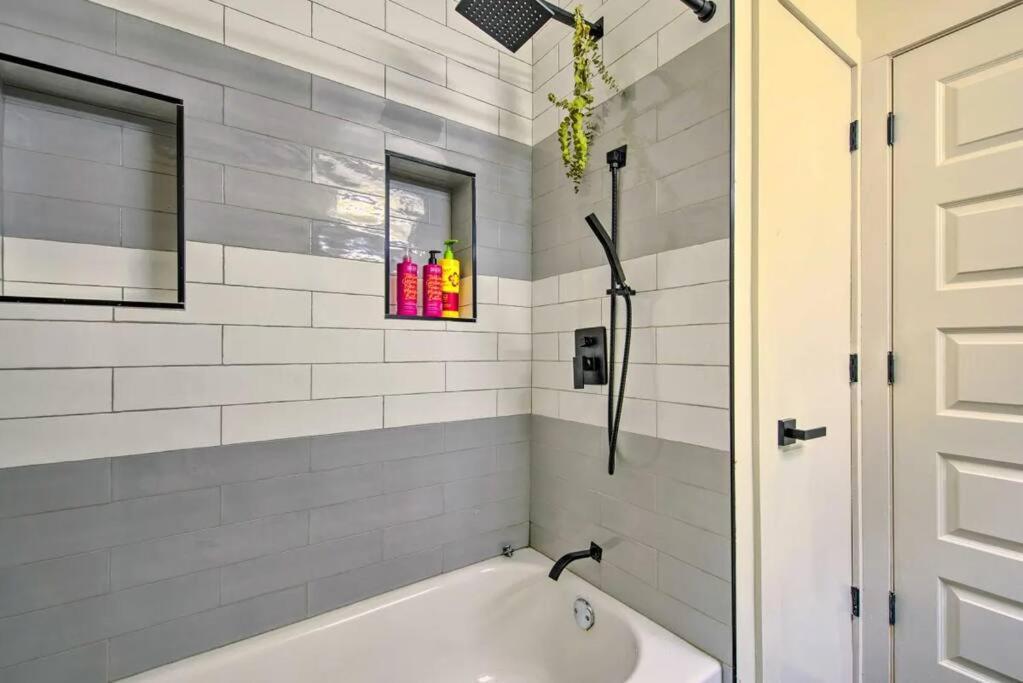 Opuluxe Hadlock Haven Apartment *