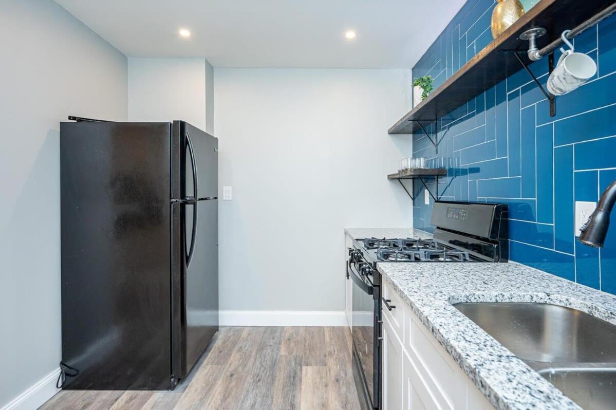 Downtown! High Rise! Onsite Parking Lm1903 Holiday home