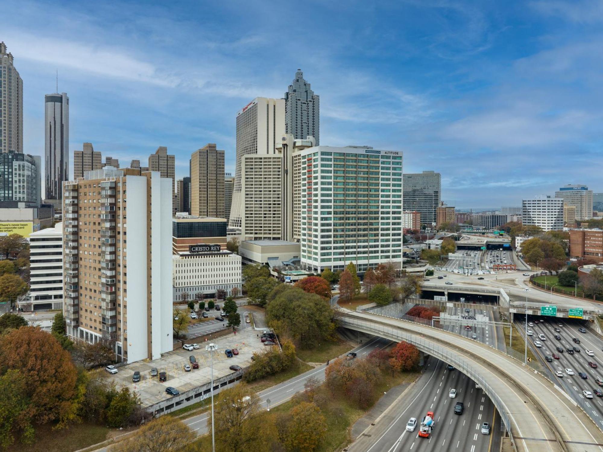 21floor-renovated 2br,1bath King And Queen Bed And Parking Apartment Atlanta