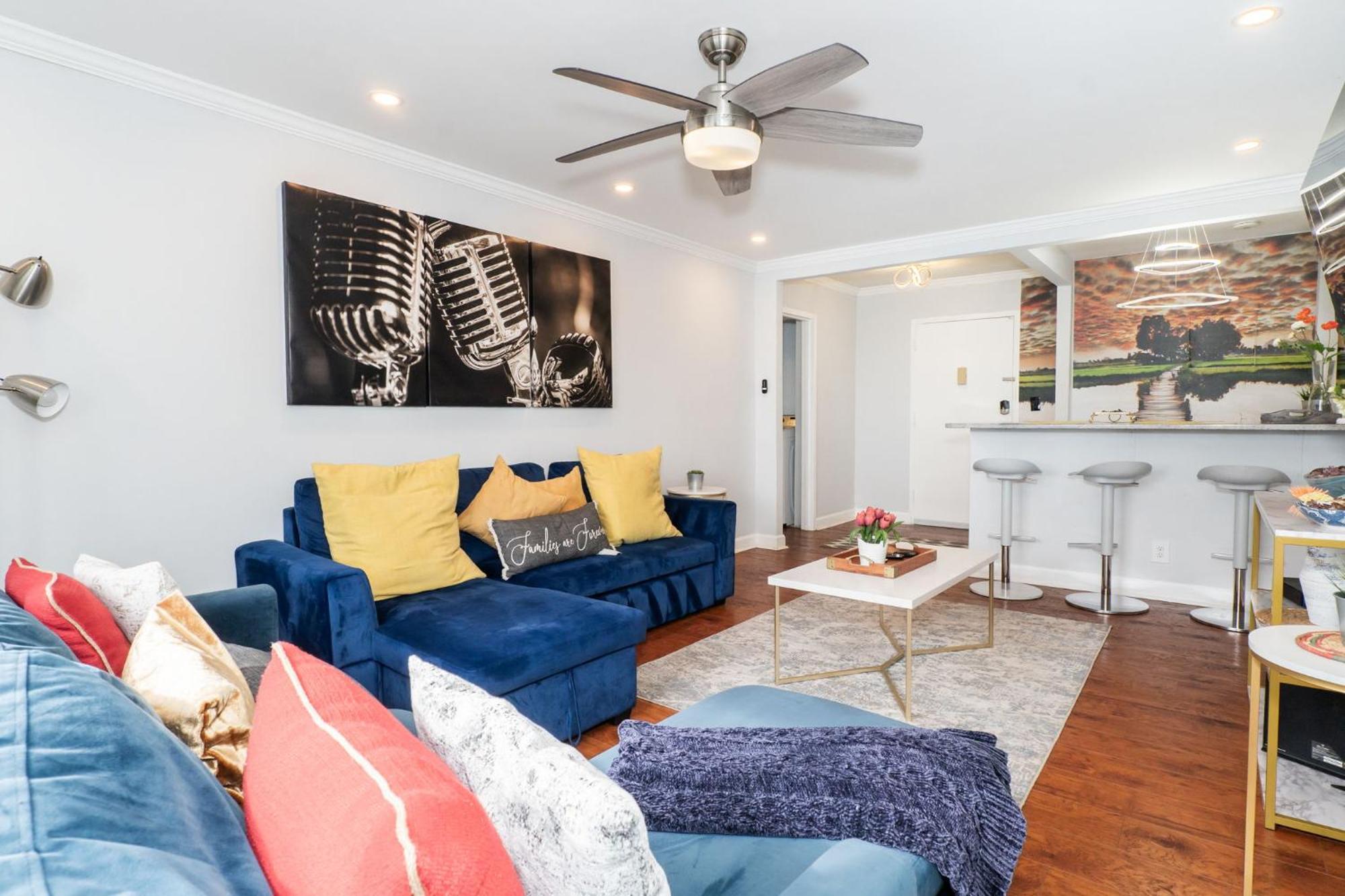 21floor-renovated 2br,1bath King And Queen Bed And Parking Apartment *