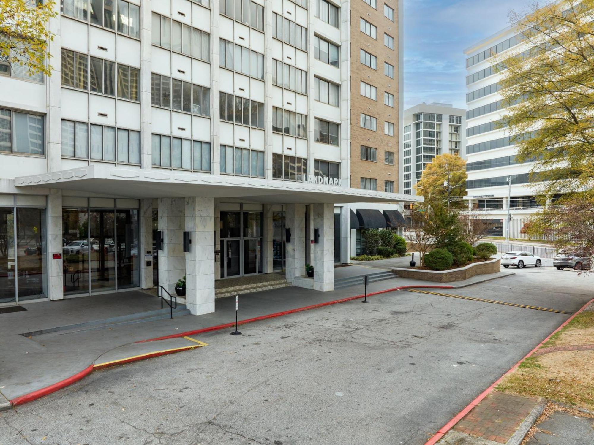 Apartment 21floor-renovated 2br,1bath King And Queen Bed And Parking *