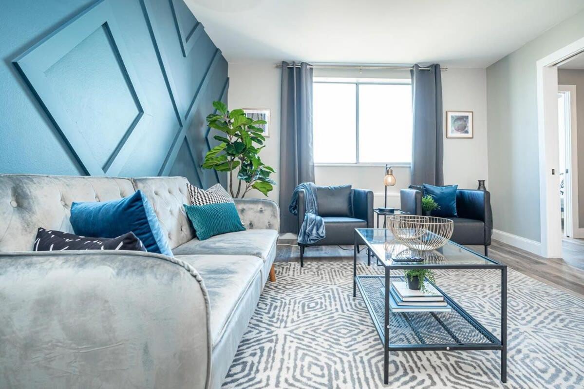 Downtown! High Rise! Onsite Parking Lm1903 Holiday home