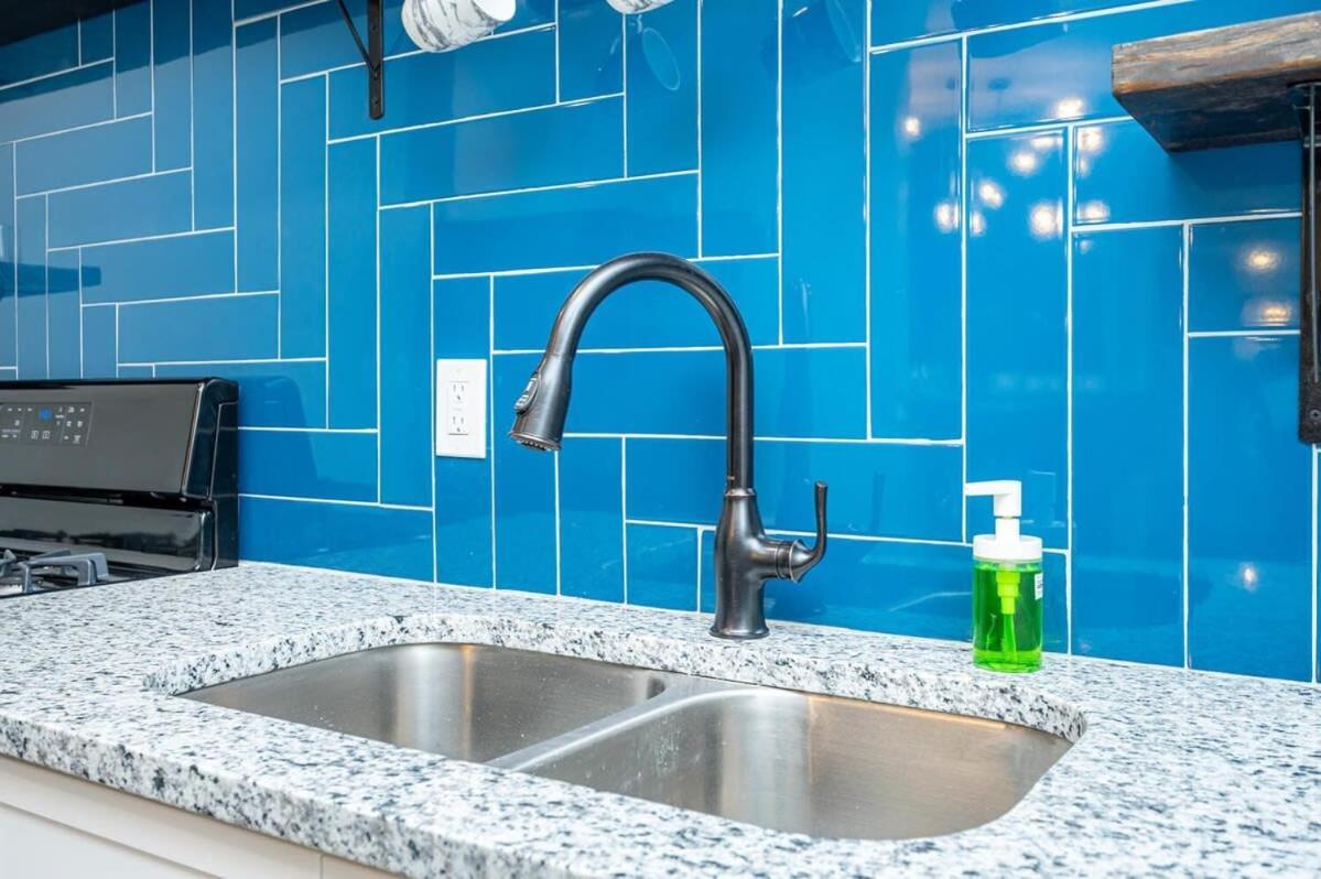 Downtown! High Rise! Onsite Parking Lm1903 Holiday home