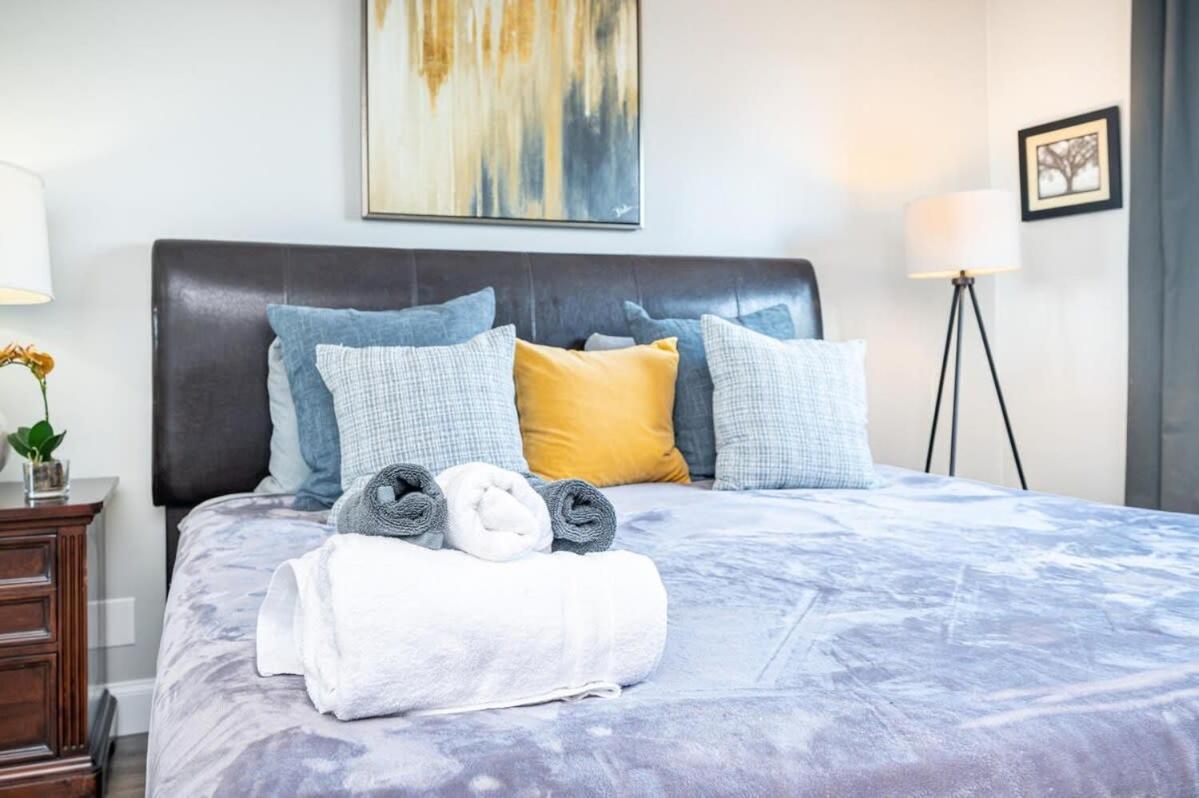 Holiday home Downtown! High Rise! Onsite Parking Lm1903