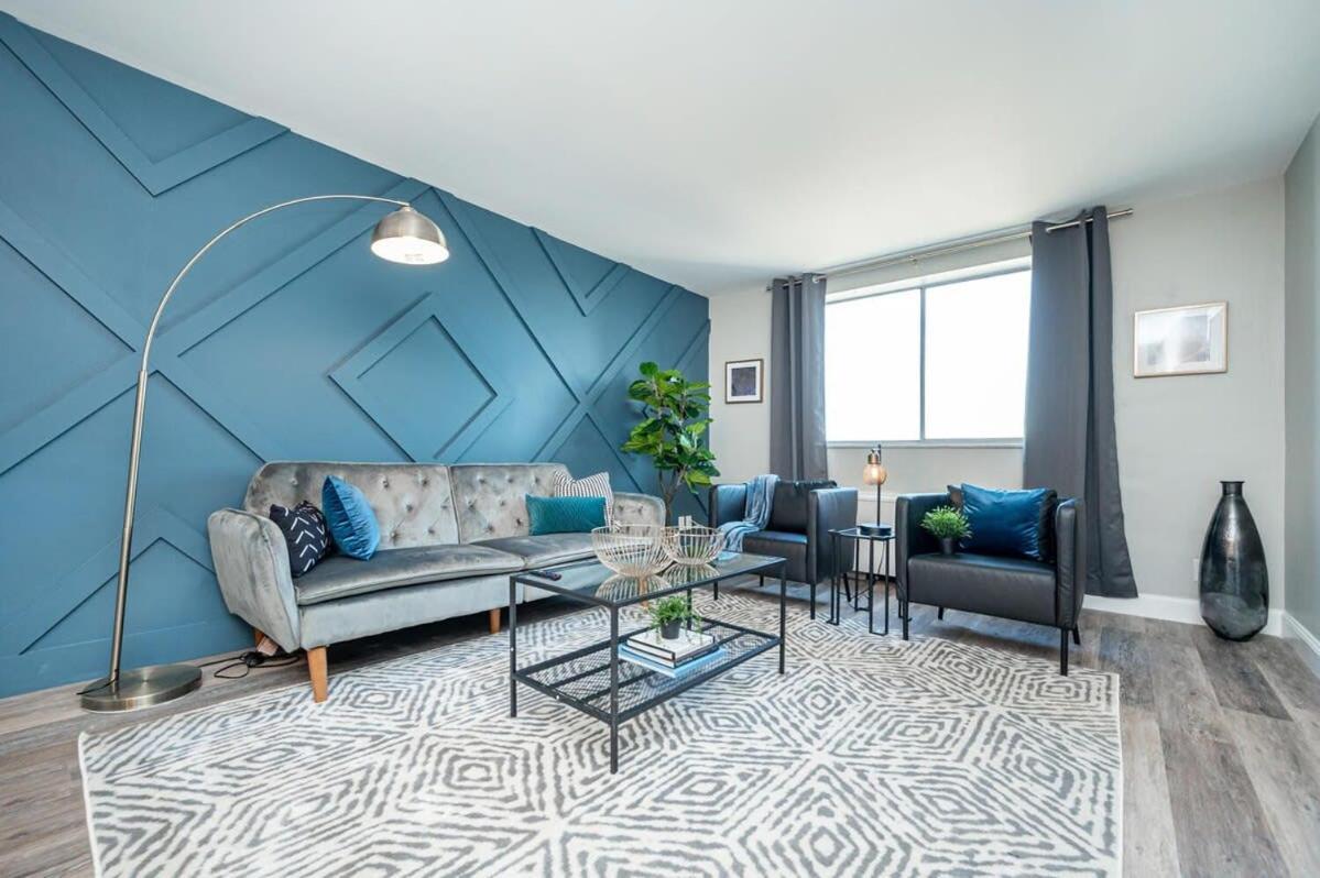 Downtown! High Rise! Onsite Parking Lm1903 Holiday home