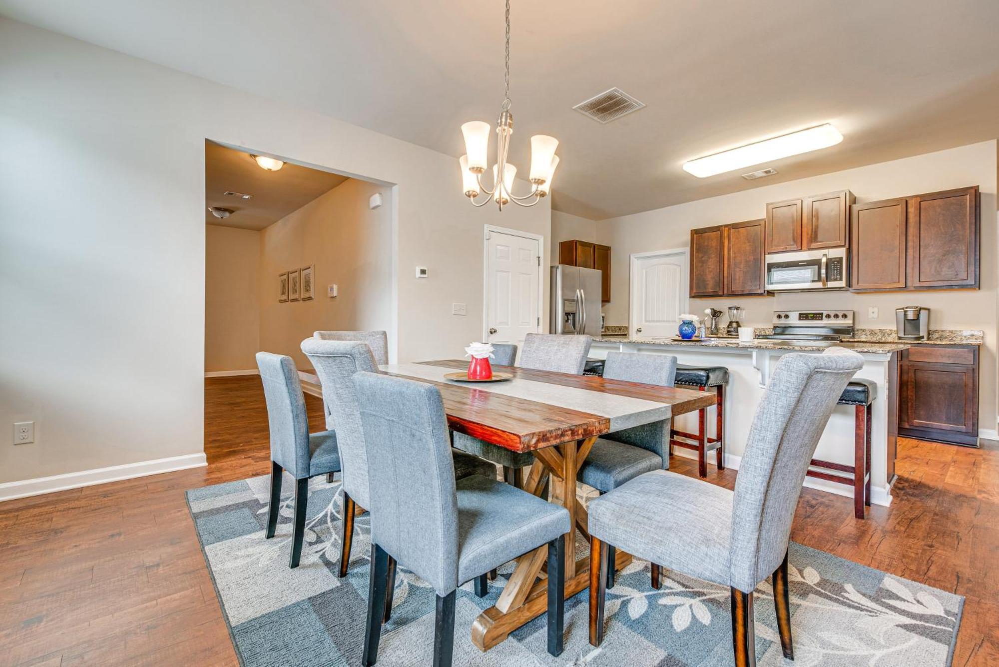 Spacious With Yard And Charcoal Grill! * Atlanta