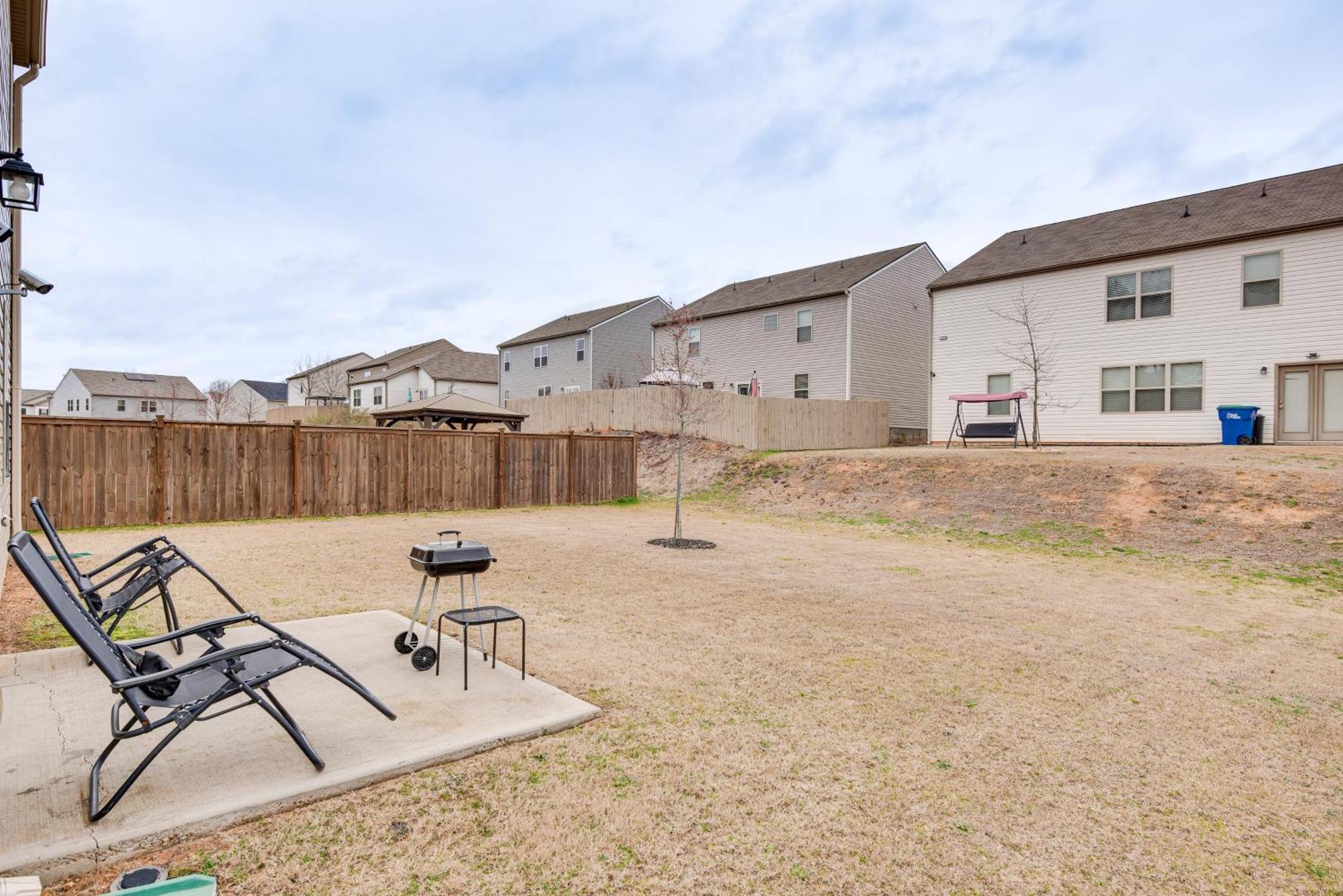 Spacious With Yard And Charcoal Grill! * Atlanta