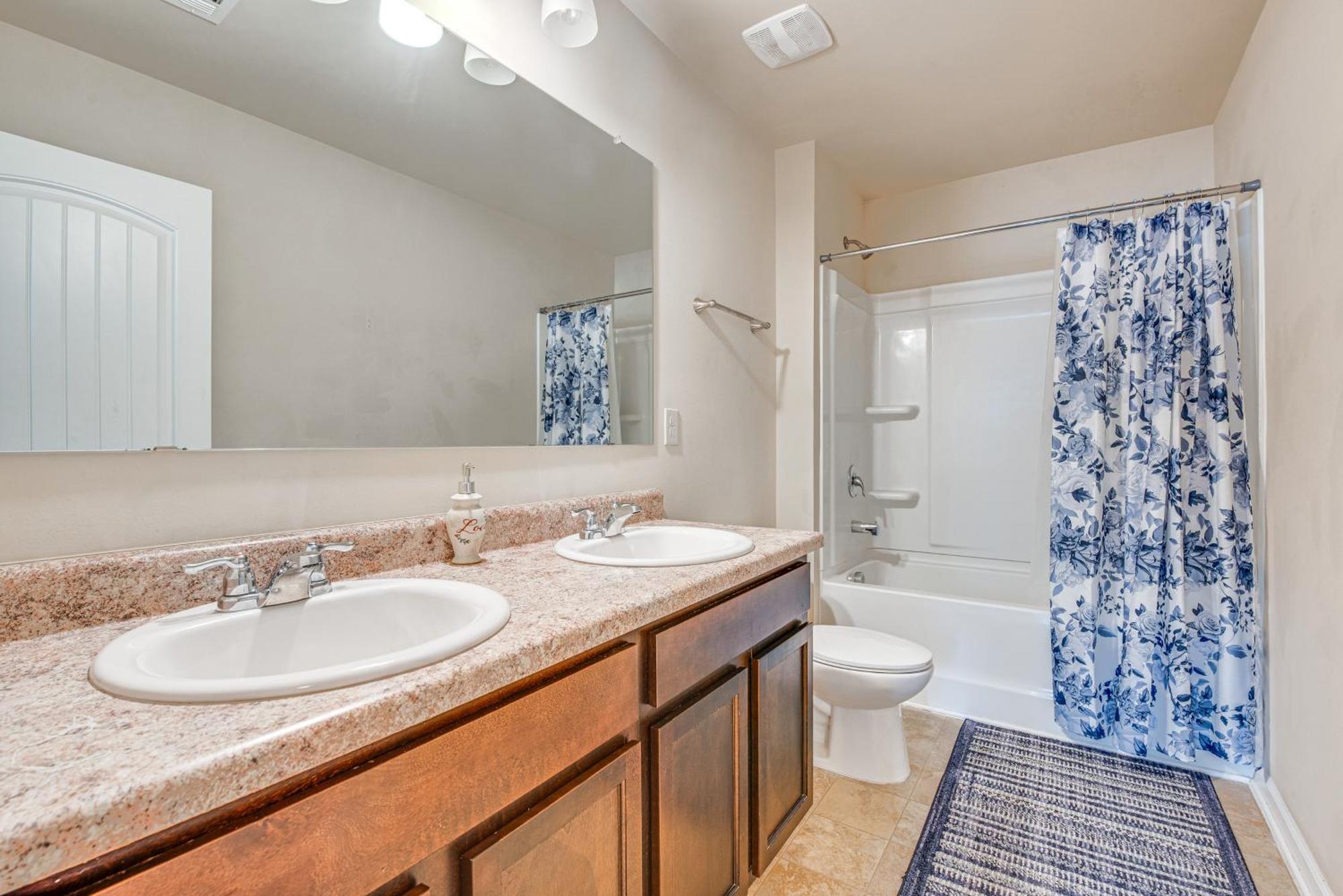 Spacious With Yard And Charcoal Grill! * Atlanta