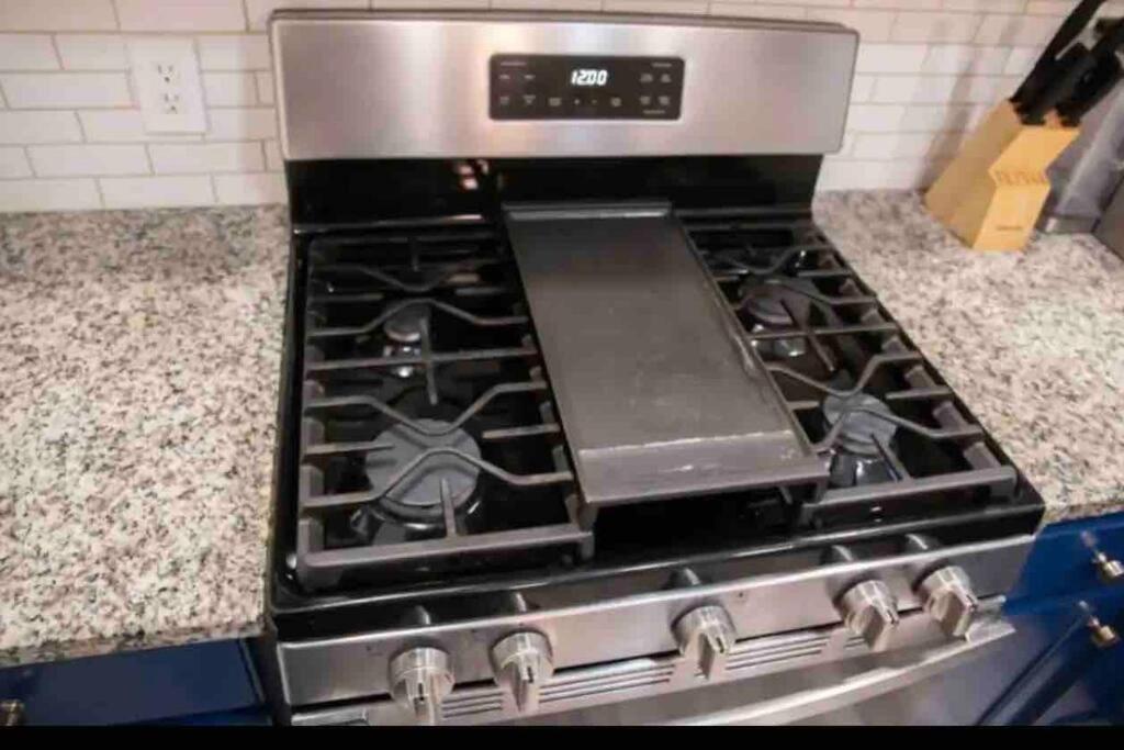 Cozy 15 Min From Airport And Downtown Holiday home *