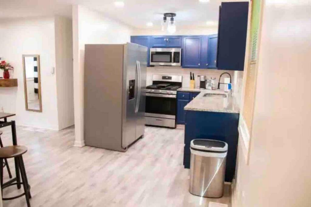 Cozy 15 Min From Airport And Downtown *