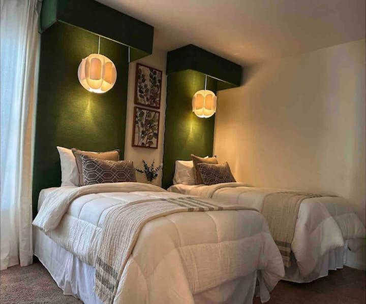 Vine - Duplex - 3 Mins From Gwcc & Mercedes- Benz Stadium Apartment *