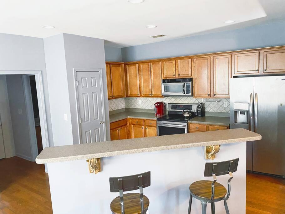 Holiday home Entire Downtown Atl! Walk To Gwcc And More! Atlanta