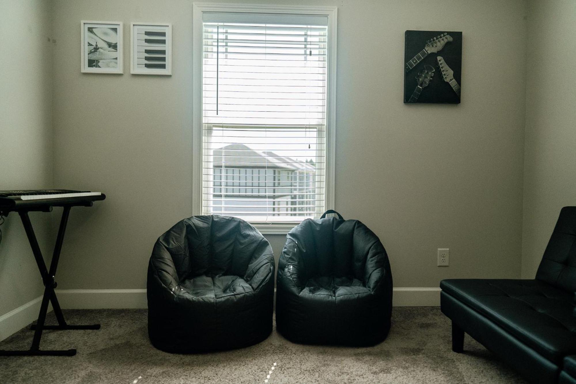 Holiday home Enjoy Mini-mansion Near Downtown And The Airport!