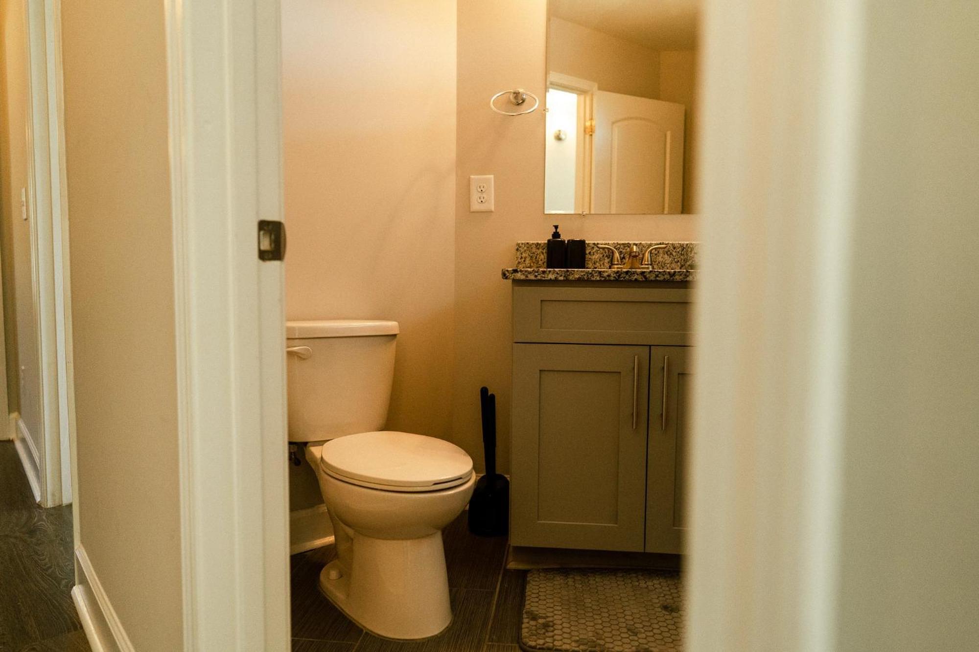 Holiday home Enjoy Mini-mansion Near Downtown And The Airport!