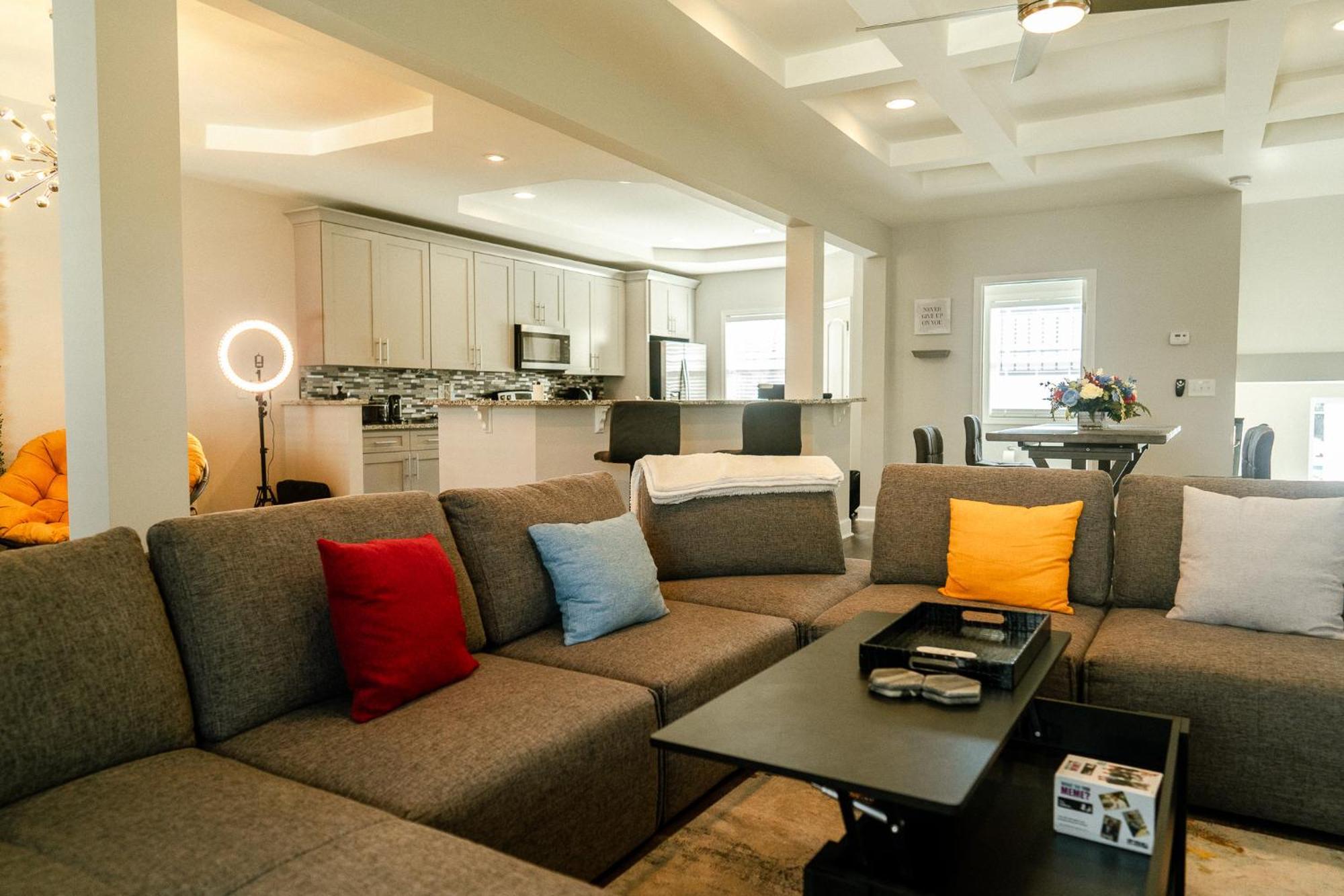 Enjoy Mini-mansion Near Downtown And The Airport! Holiday home *