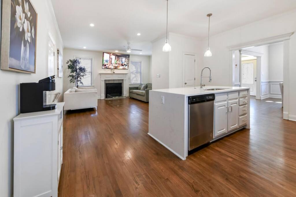 Amazing Location Spacious House Villa *