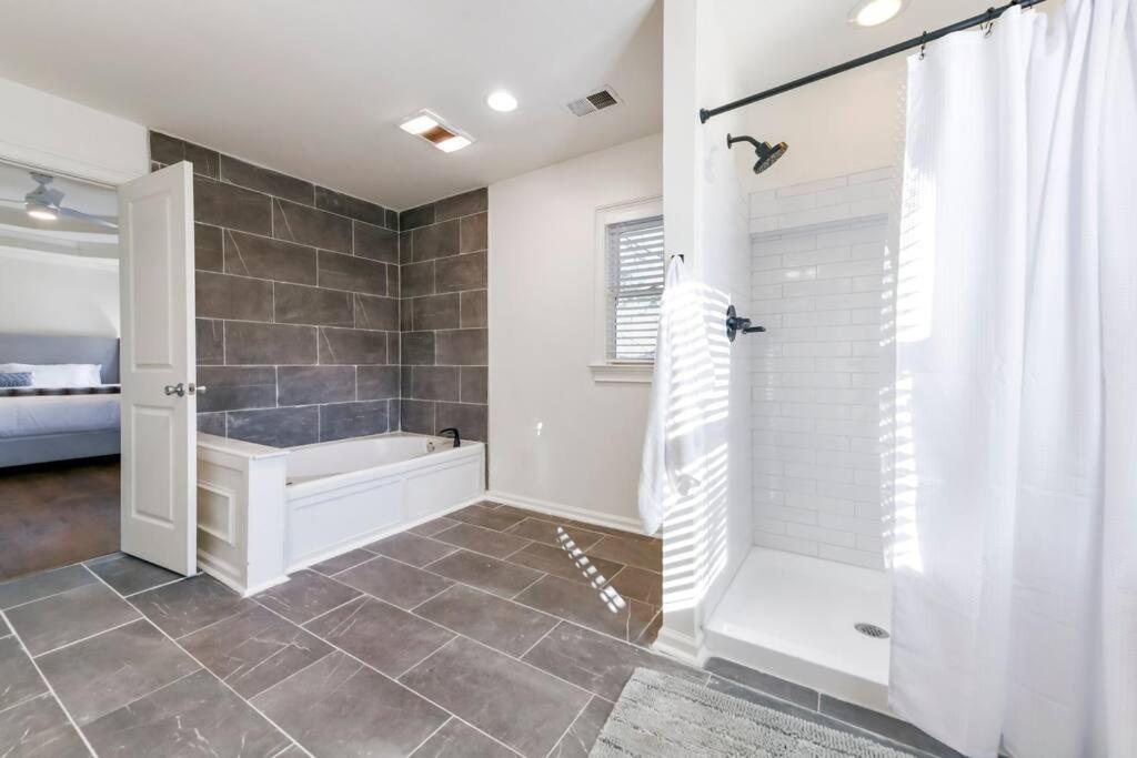 Amazing Location Spacious House Atlanta