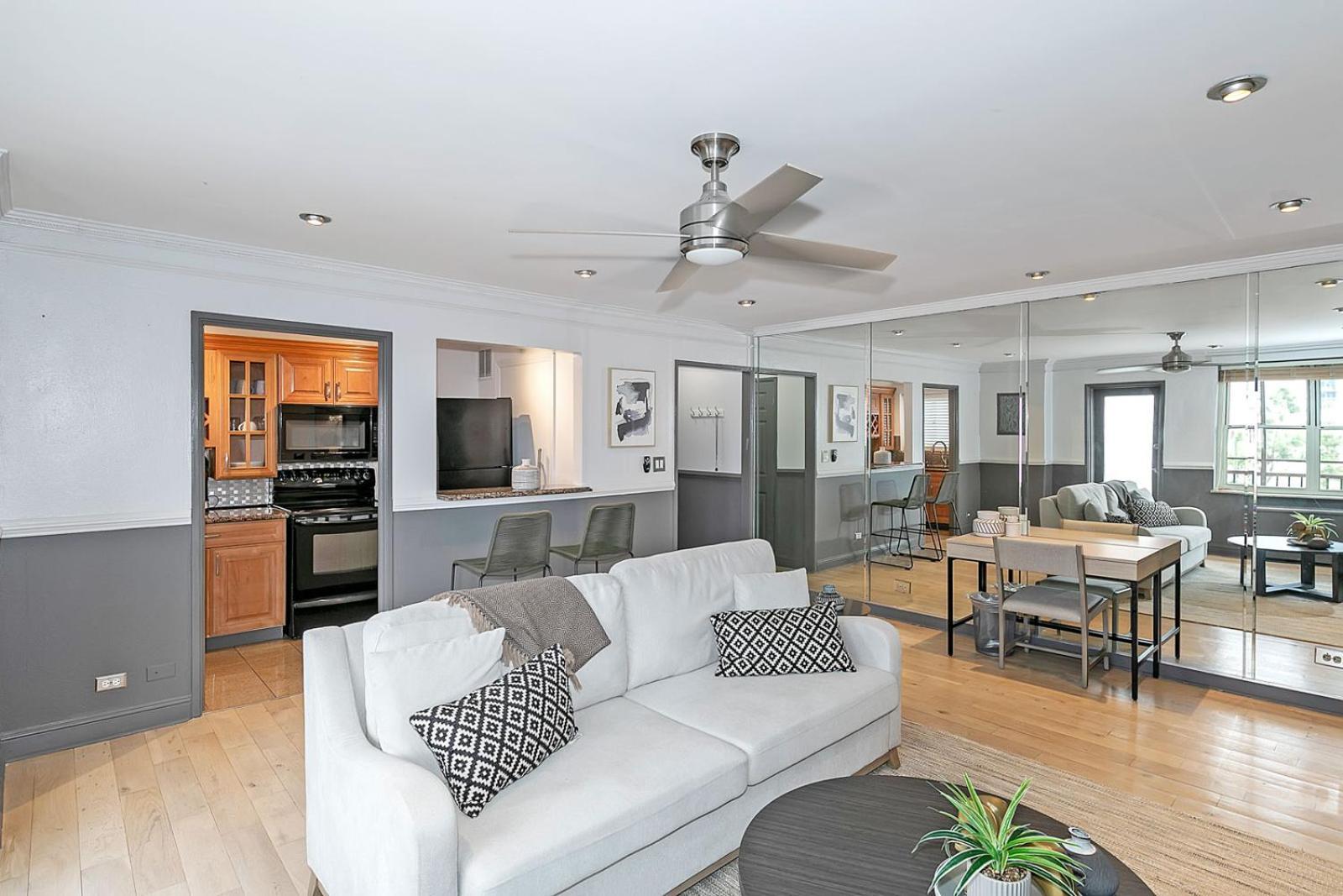 Downtown 1 Bedroom High Rise With Balcony