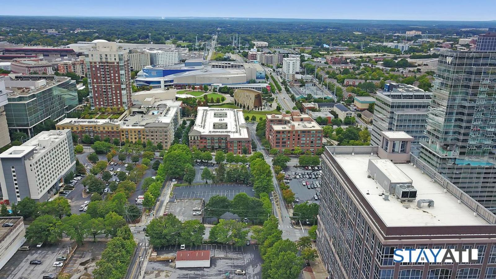 Downtown 1 Bedroom High Rise With Balcony *