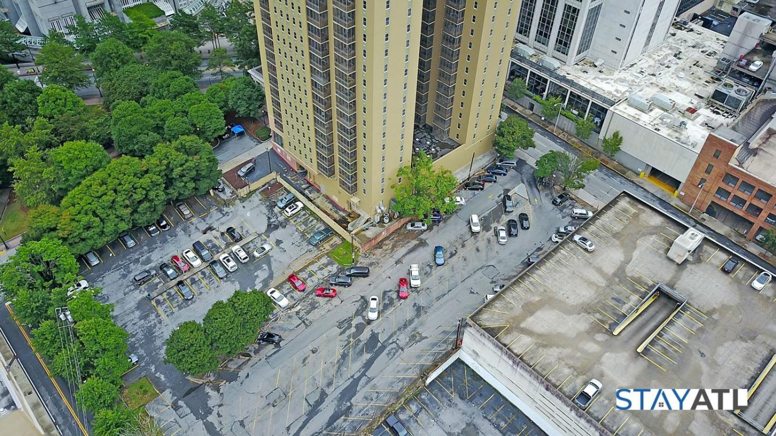 Downtown 1 Bedroom High Rise With Balcony Holiday home *