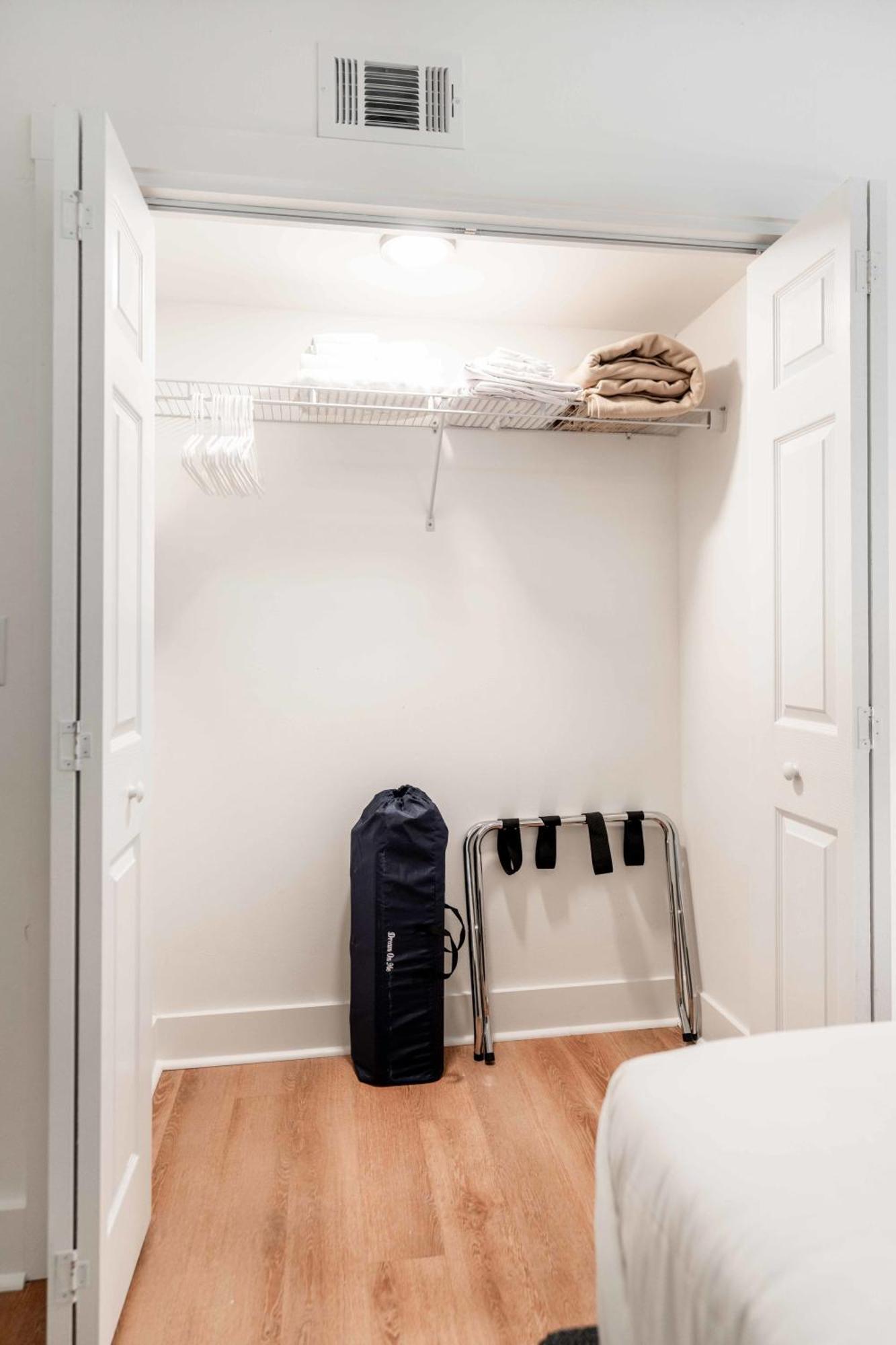Piet Furnished Apartment *