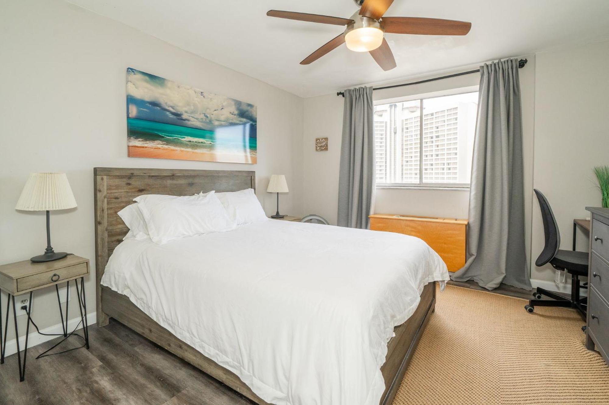 Welcoming Barn, 2 Bedroom & 1 Bath & Parking *