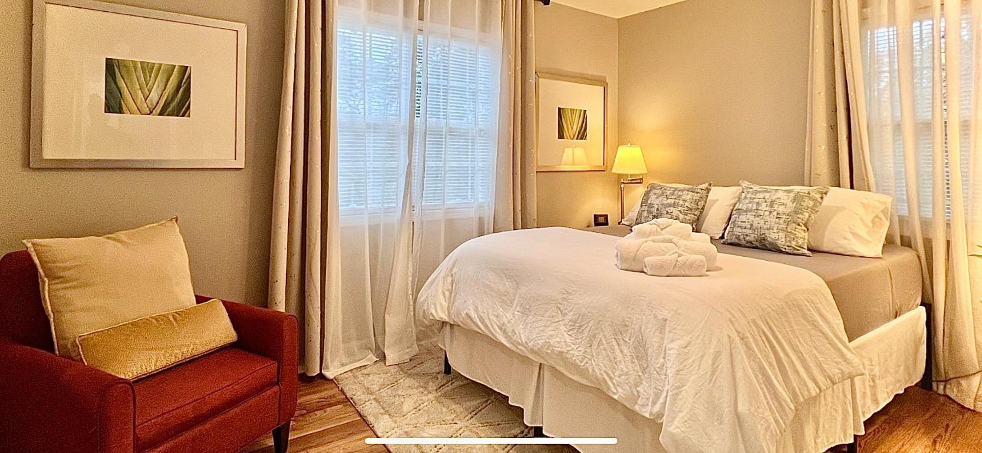 Cozy Family Getaway - Half Acre, Fireplace, Bbq Holiday home