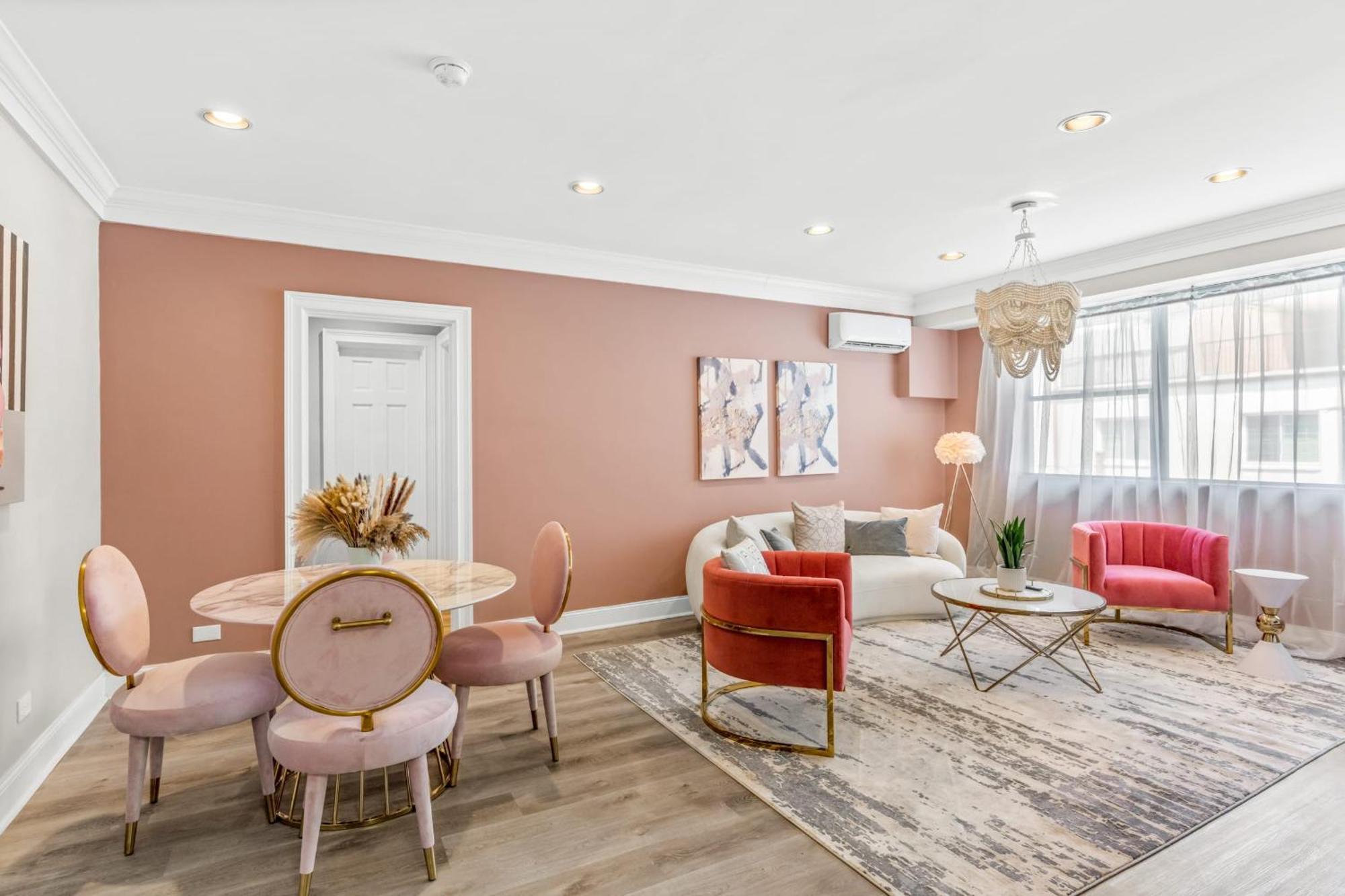 House At Phipps Apartment *