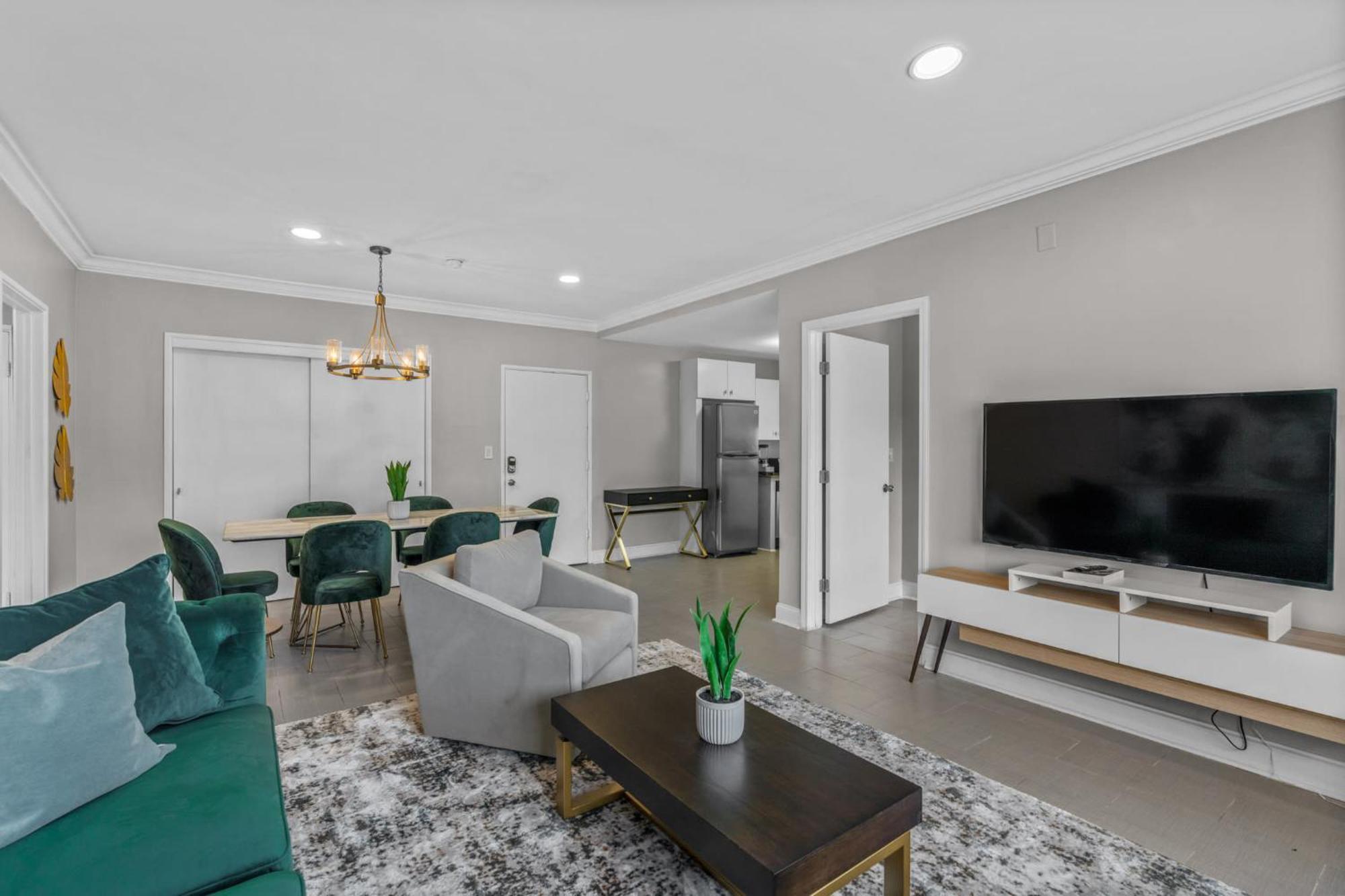 House At Phipps Apartment *
