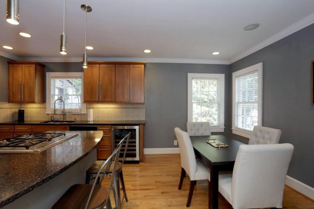 Gem In Midtown 4bedroom Home-11 Holiday home *