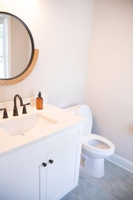 Brand New: Urban Oasis 5 Min From Mercedes Benz Holiday home Atlanta