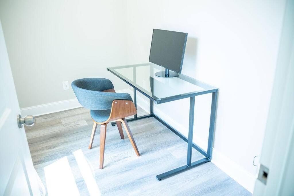 Brand New: Urban Oasis 5 Min From Mercedes Benz