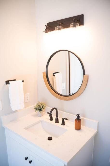 Brand New: Urban Oasis 5 Min From Mercedes Benz Holiday home Atlanta