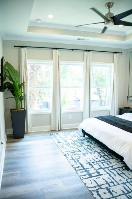Holiday home Brand New: Urban Oasis 5 Min From Mercedes Benz Atlanta