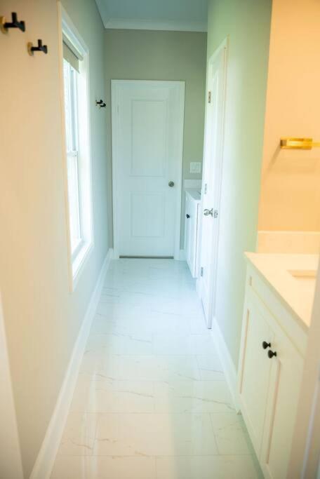 Brand New: Urban Oasis 5 Min From Mercedes Benz