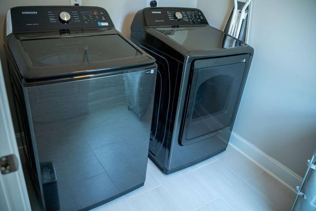 Brand New: Urban Oasis 5 Min From Mercedes Benz *