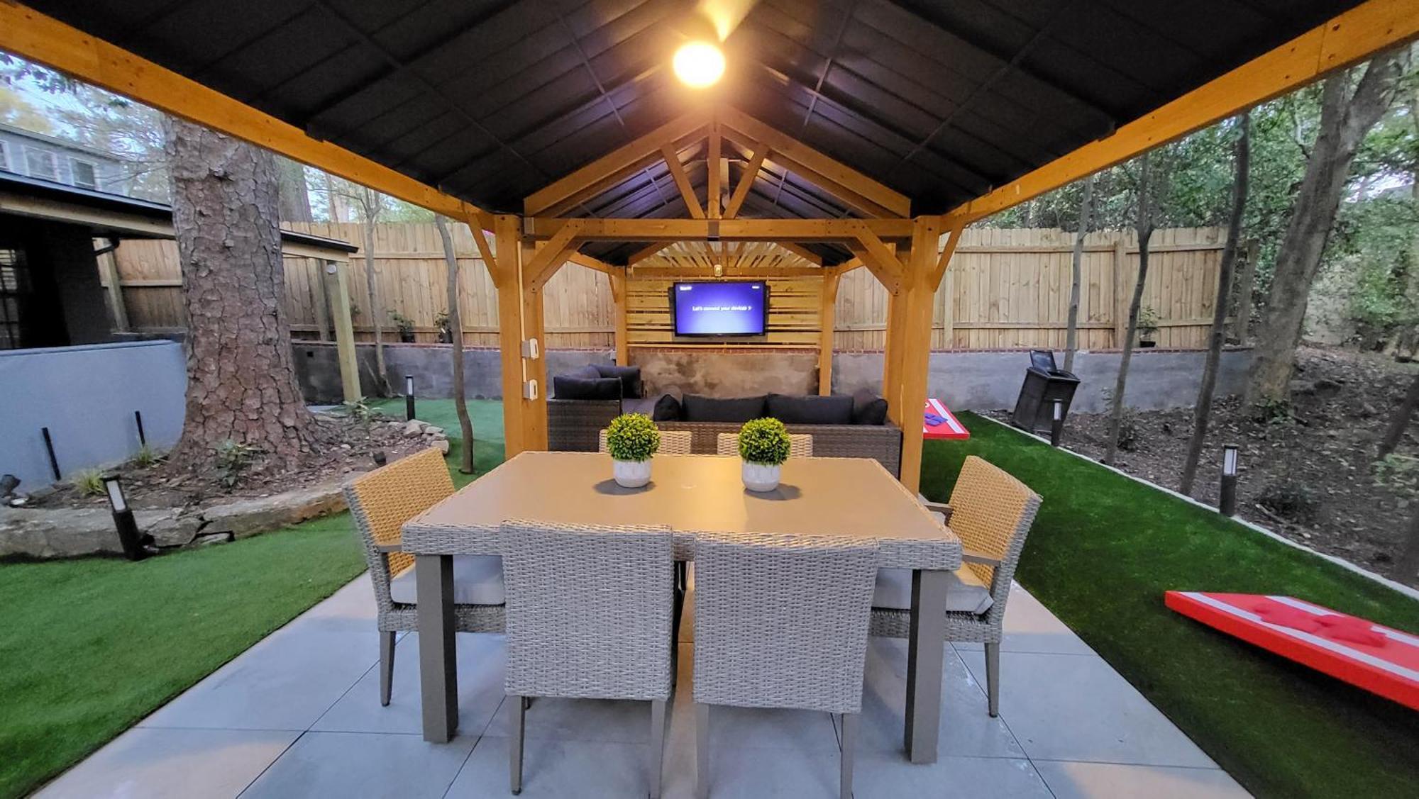 Pine - Luxe Near Everything Hot Tub Patio *